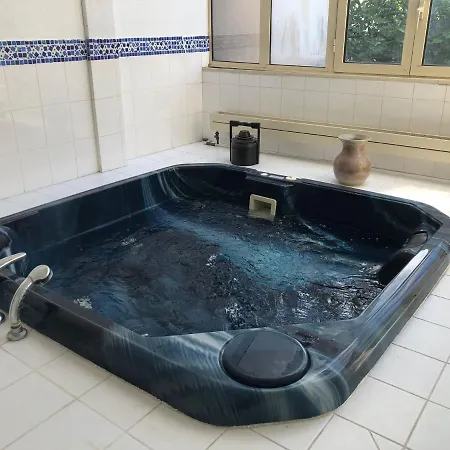 Villa Spacieuse Avec Jacuzzi, Proche Metro Et Rer *