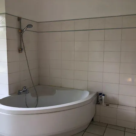 Villa Villa Spacieuse Avec Jacuzzi, Proche Metro Et Rer